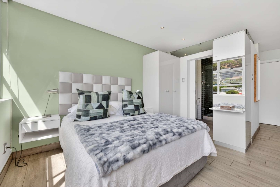 To Let 1 Bedroom Property for Rent in Sea Point Western Cape